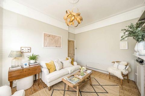 3 bedroom maisonette for sale, Ramsden Road, London SW12