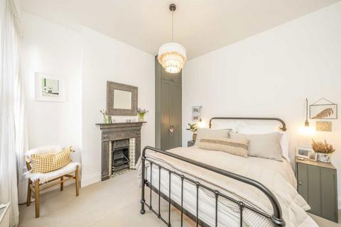 3 bedroom maisonette for sale, Ramsden Road, London SW12