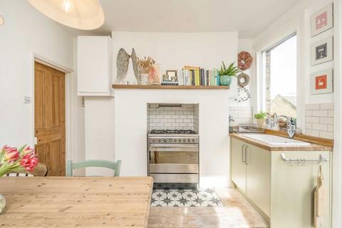 38a Ramsden Road, London, SW12 8QY
