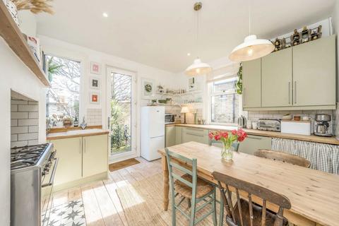 38a Ramsden Road, London, SW12 8QY
