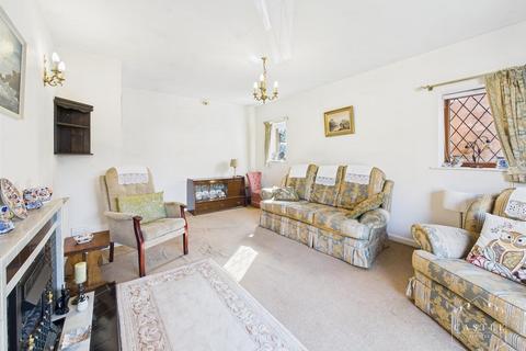 2 bedroom detached bungalow for sale, Greenmoor Road, Burbage, Hinckley