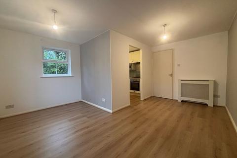 2 bedroom apartment to rent, Shaftesbury Gardens, London NW10