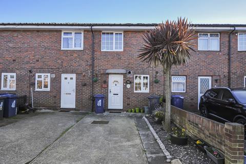 3 bedroom terraced house to rent, Lancaster Road, Northolt UB5