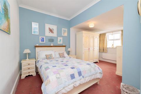 3 bedroom end of terrace house for sale, Daylesford Drive, South Gosforth