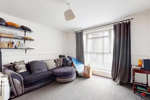 2 bedroom flat for sale, Sunny Bank