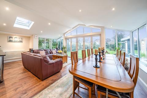 4 bedroom detached house for sale, Hucclecote Road, Gloucestershire GL3