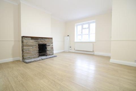 4 bedroom end of terrace house to rent, Beresford Road, Dorking