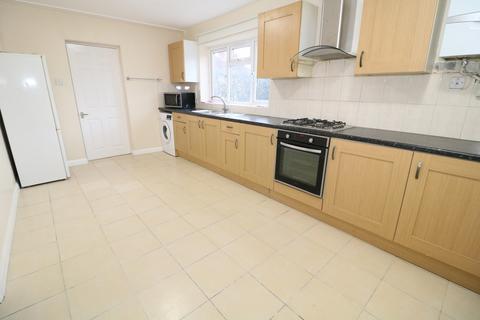 4 bedroom end of terrace house to rent, Beresford Road, Dorking