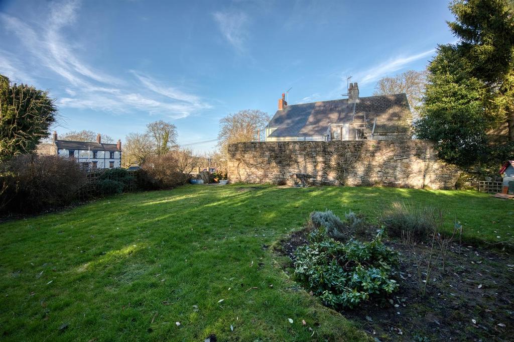 Garden - towards house.jpg