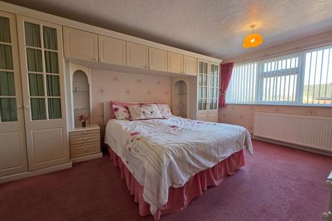 2 bedroom detached bungalow for sale, Trent Bank, Melton Mowbray