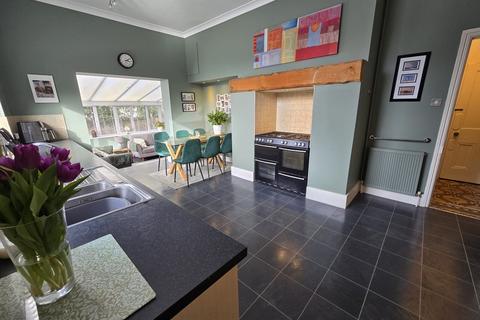 5 bedroom semi-detached house for sale, Southwick Street, West Sussex BN42