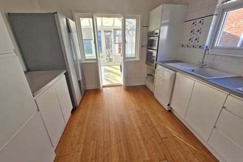 81 Overhill, Southwick, Brighton, BN42 4WH