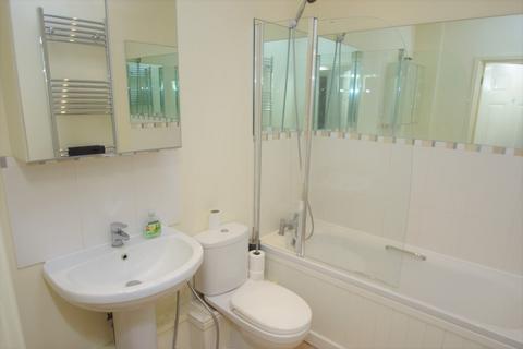 2 bedroom apartment for sale, Silas Court, Lockhart Road, Watford, WD17