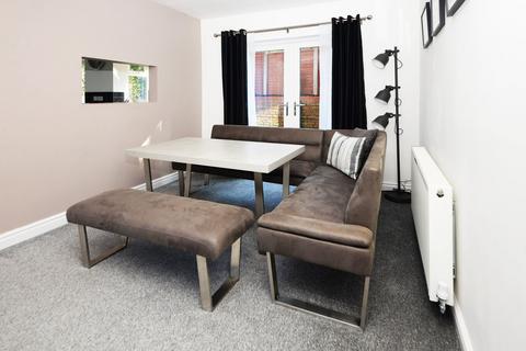 1 Glenthorne Drive, Ashton-under-lyne, OL7 9DT
