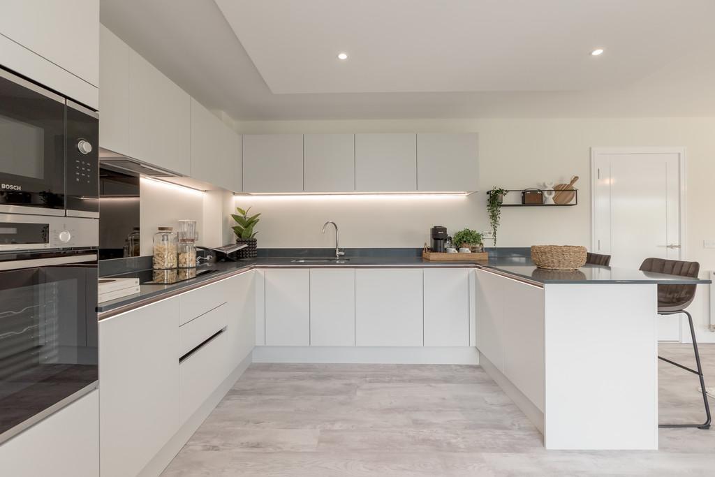 69758 Queenswater Apartments-073