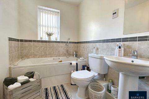 2 bedroom apartment for sale, Laithe Hall Avenue, Cleckheaton