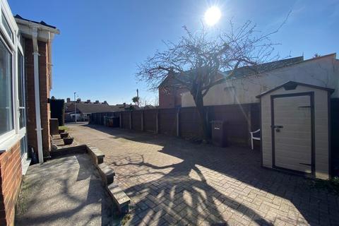 3 bedroom detached bungalow to rent, Oakley Close, Pinhoe