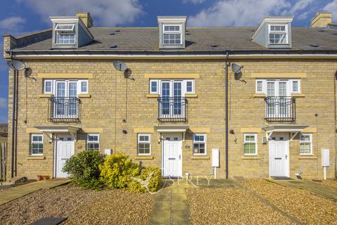 3 bedroom terraced house to rent, Lytham Park, Oundle PE8