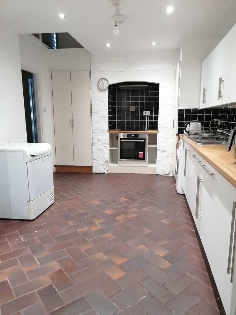 Kitchen 4