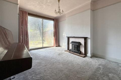 3 bedroom terraced house for sale, Queensville Road, Clapham Park
