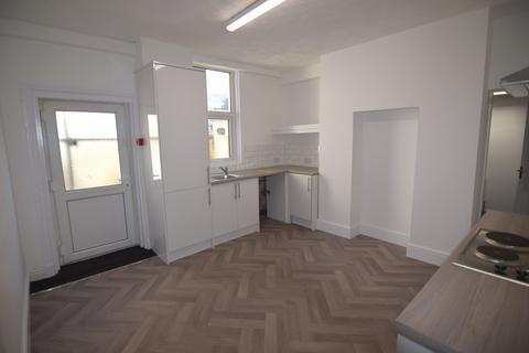 2 bedroom ground floor flat to rent, Alexandra Road, Blackpool