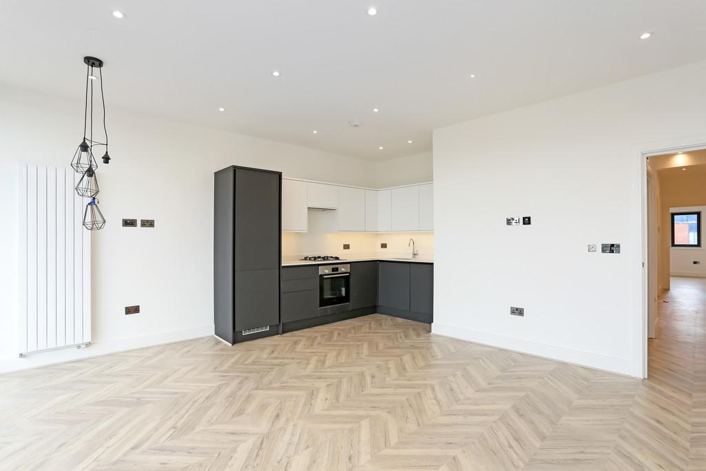 Flat 4, 63 Cardigan Road, Mile End London (8)