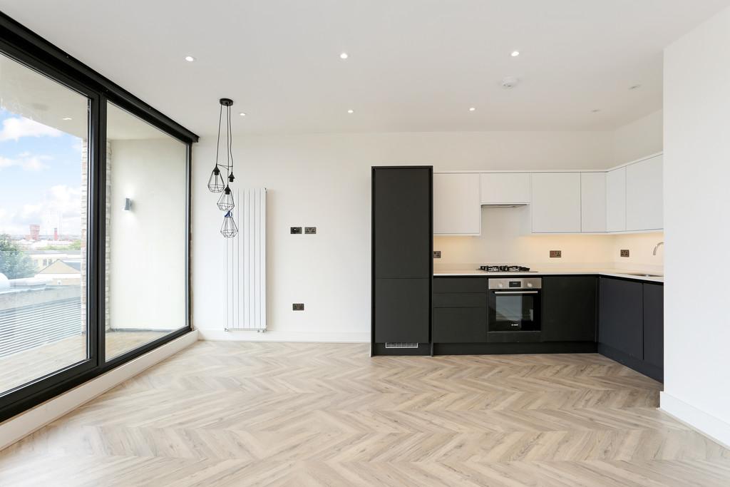 Flat 4, 63 Cardigan Road, Mile End London (5)