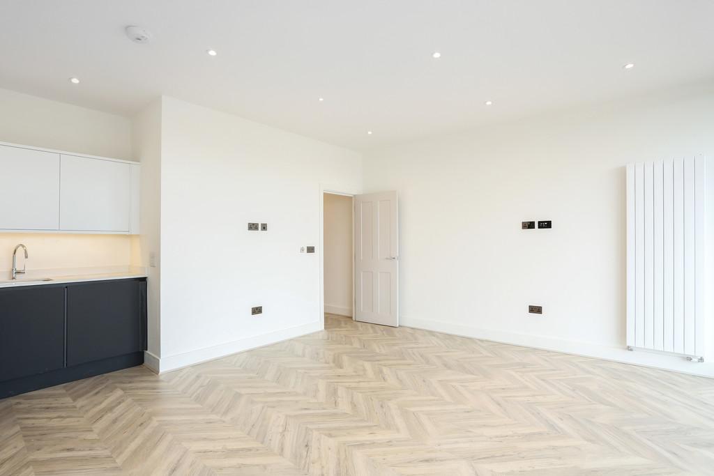 Flat 4, 63 Cardigan Road, Mile End London (6)