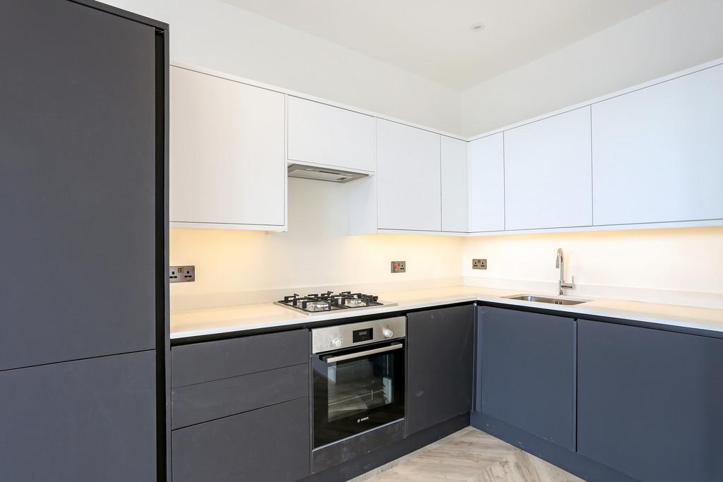 Flat 4, 63 Cardigan Road, Mile End London (7)