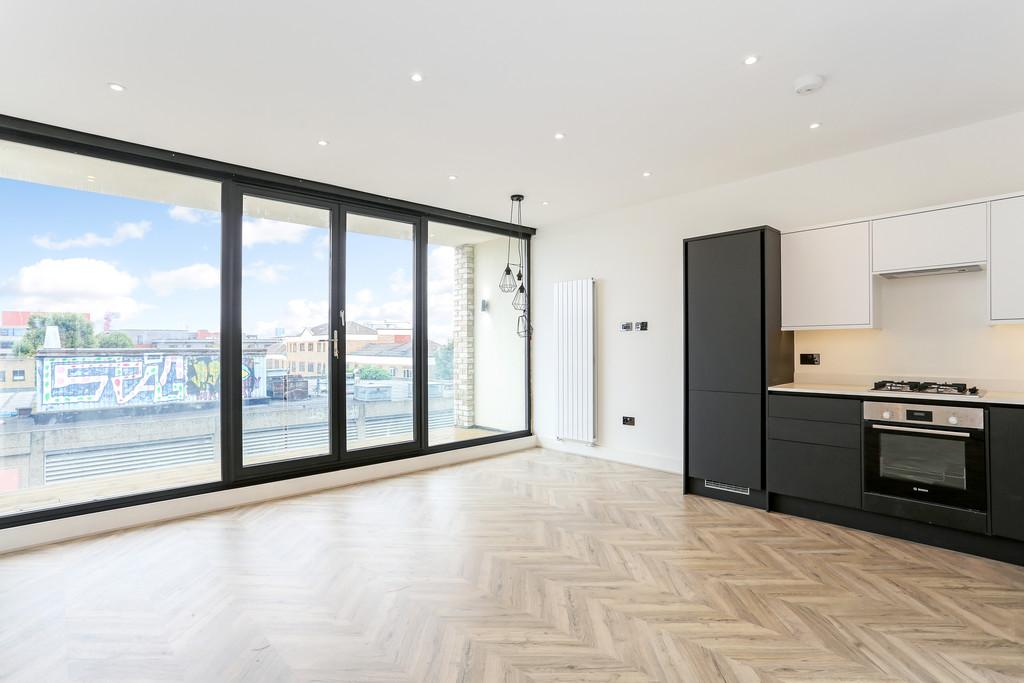 Flat 4, 63 Cardigan Road, Mile End London (4)