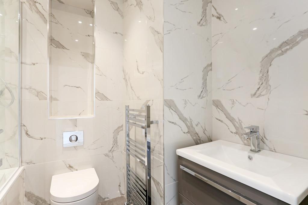 Flat 4, 63 Cardigan Road, Mile End London (13)