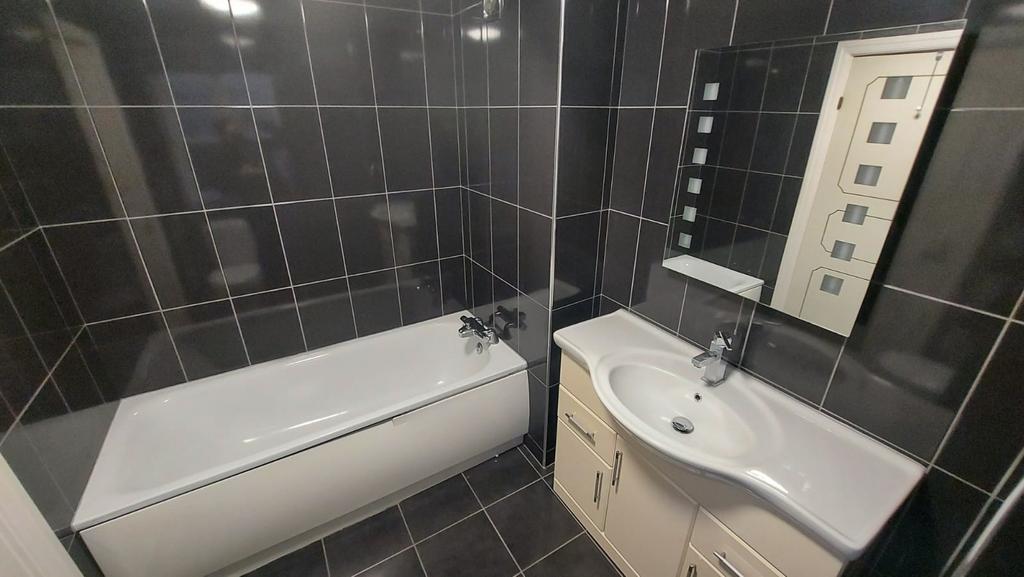En-Suite Bathroom