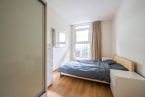 1 bedroom flat to rent, Queenstown Road, Battersea Park, London, SW11