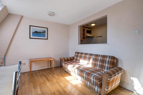 1 bedroom flat for sale, Ark Court, Alkham Road, London, N16