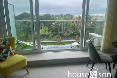 50 Admirals Walk, Bournemouth, BH2 5HG