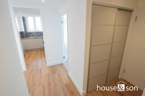 50 Admirals Walk, Bournemouth, BH2 5HG