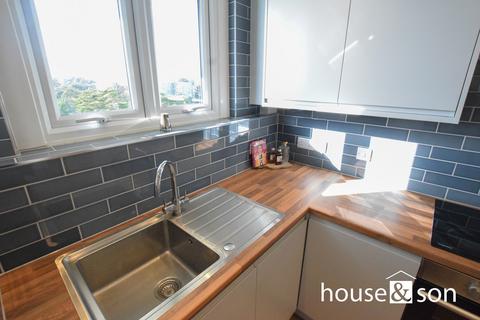50 Admirals Walk, Bournemouth, BH2 5HG