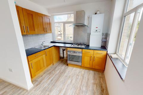 2 bedroom flat to rent, Huddersfield Road, Wyke BD12