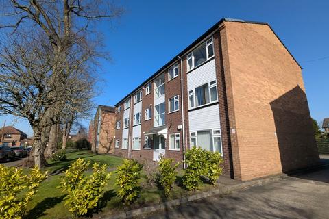 2 bedroom flat to rent, Rookfield Avenue, Sale