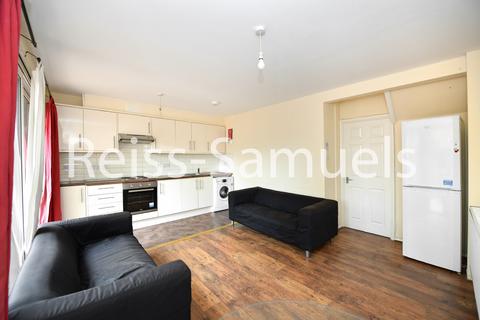 4 bedroom ground floor maisonette to rent, Lorrimore Road, Kennington, Southwark,London SE17