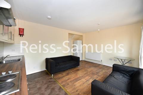 4 bedroom ground floor maisonette to rent, Lorrimore Road, Kennington, Southwark,London SE17