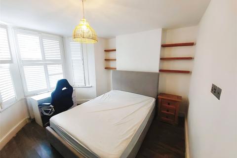 2 bedroom flat to rent, Crowther Road, London SE25