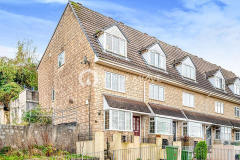 4 bedroom end of terrace house to rent, Austin Crescent, Devon PL6