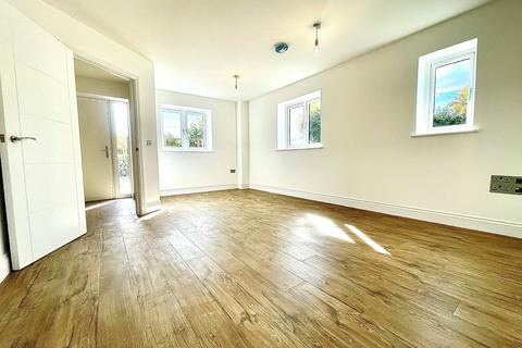 undefined, Wolverton Road, Great Linford, Milton Keynes, MK14