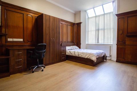 undefined, Apt 4-5, 12a Clarendon Road, 12A Clarendon Road LS2