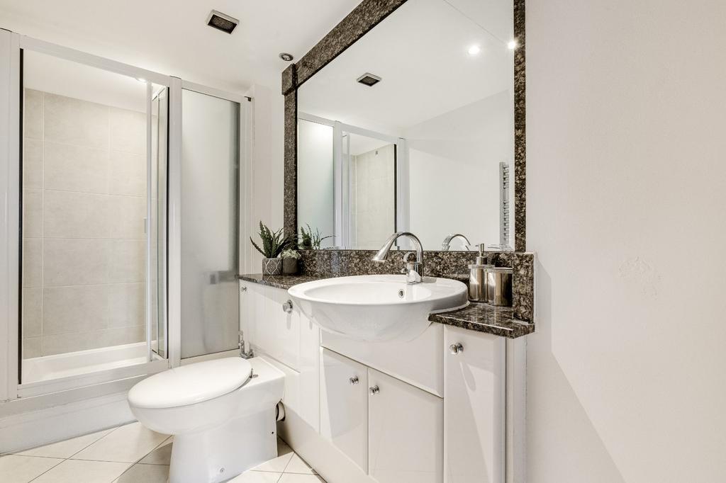 Apartment in Imperial Wharf - View 3
