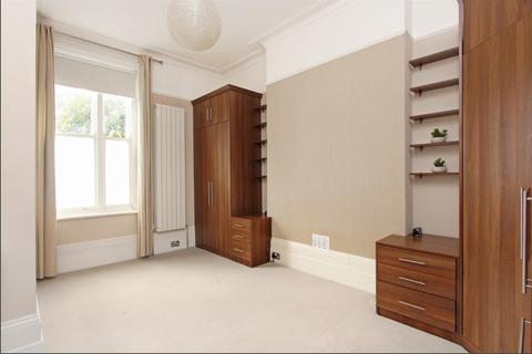 1 bedroom flat to rent, Upper Richmond Road, London