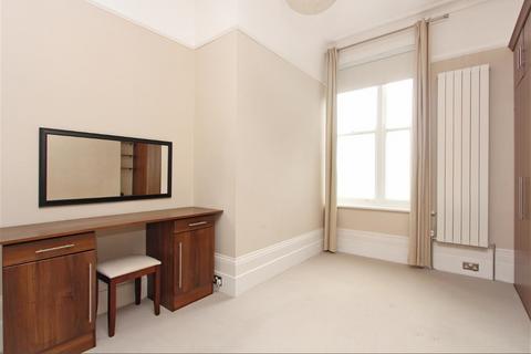 1 bedroom flat to rent, Upper Richmond Road, London