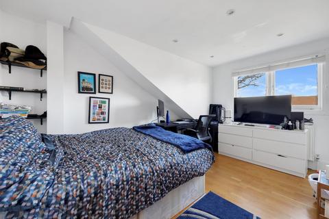 3 bedroom flat to rent, Huddleston Road, Tufnell Park, London