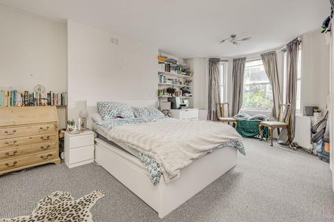 2 bedroom flat to rent, Ramsden Road, Balham, London